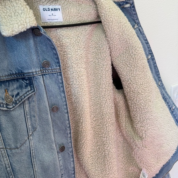 Old Navy Sherpa Lined Denim Jacket - Picture 6 of 9